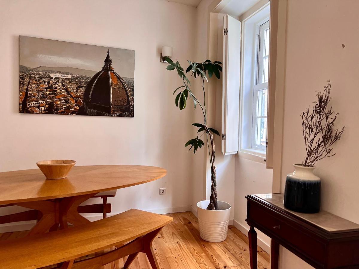 Bright And Sunny Apartment Lisbon Exterior photo